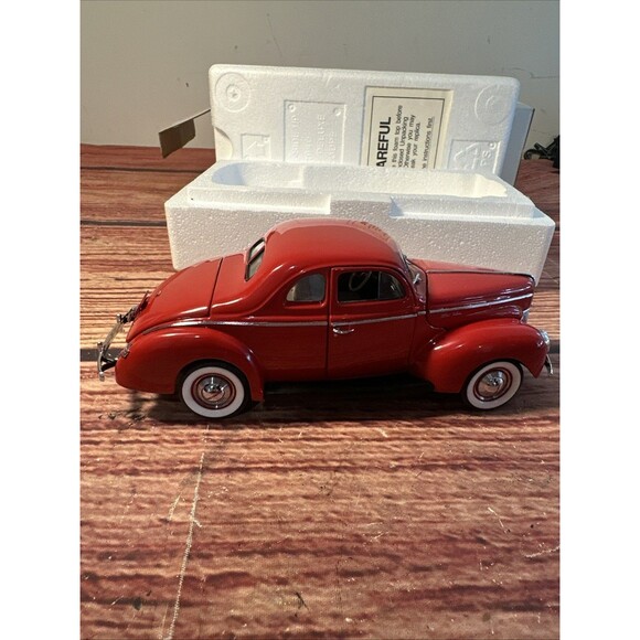 Danbury Mint Diecast Metal Red 1940 Ford Deluxe Coupe Car 1:24 Scale With Box - Picture 7 of 11